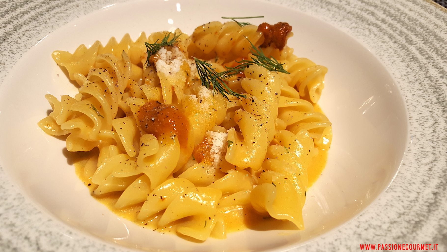 Eliche ai ricci, Glowig, la tavola, il vino e la dispensa, roma