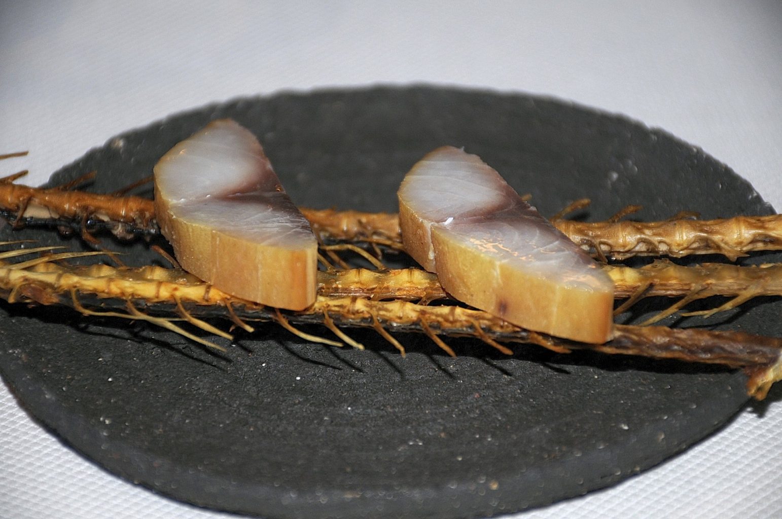 Triglia affumicata, Le Marine, Chef Alexandre Couillon, Noirmoutier-en-l'Île, Francia