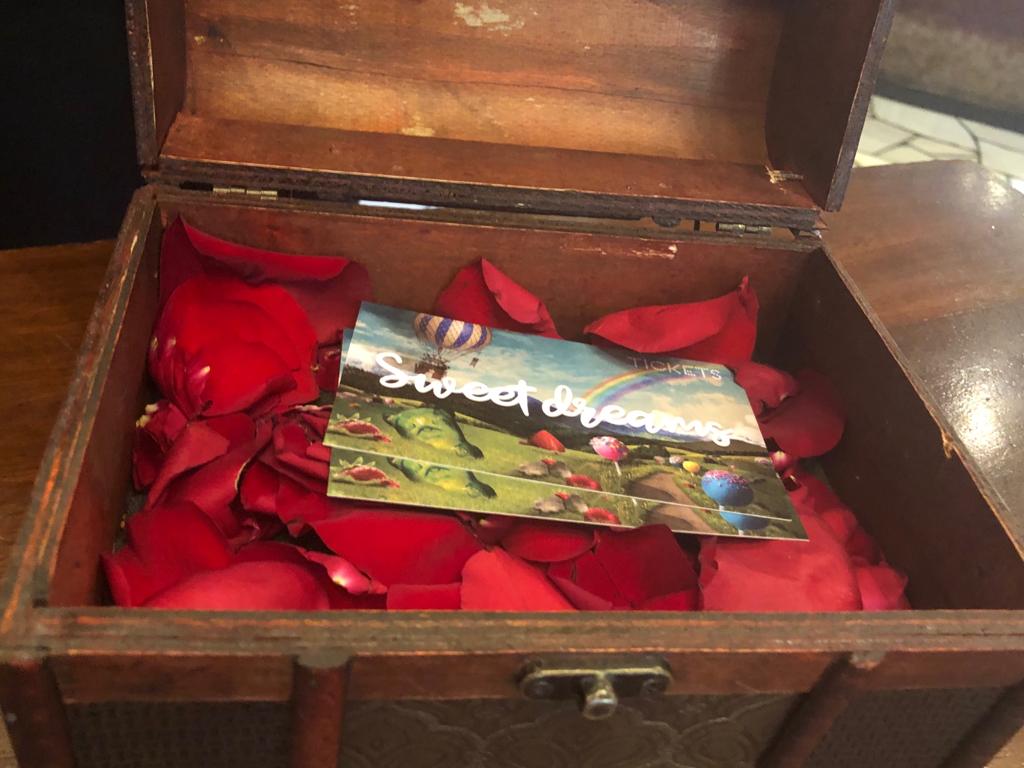 Gli “inviti” alla sala dei dolci del Tickets