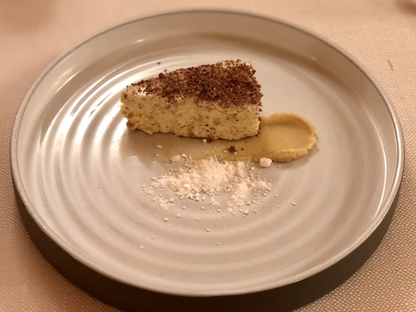 Semifreddo ai biscottini di Prosto, gelatina alla genziana Madesimina e crema di limone.