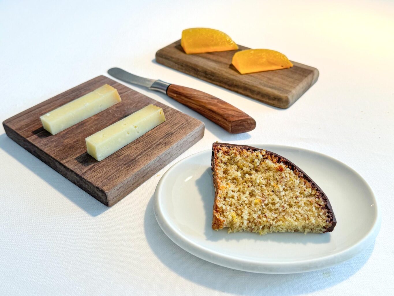Frutta – parrozzo – pecorino.