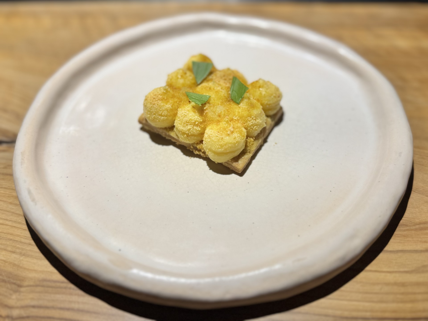 Frolla, crema alla vaniglia, limone e dragoncello
