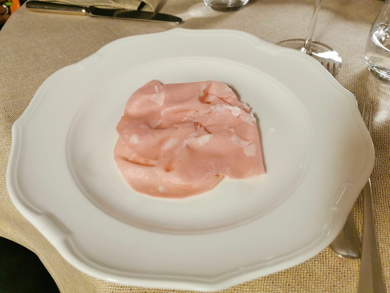 La fantastica mortadella servita nel ristorante Al Cambio