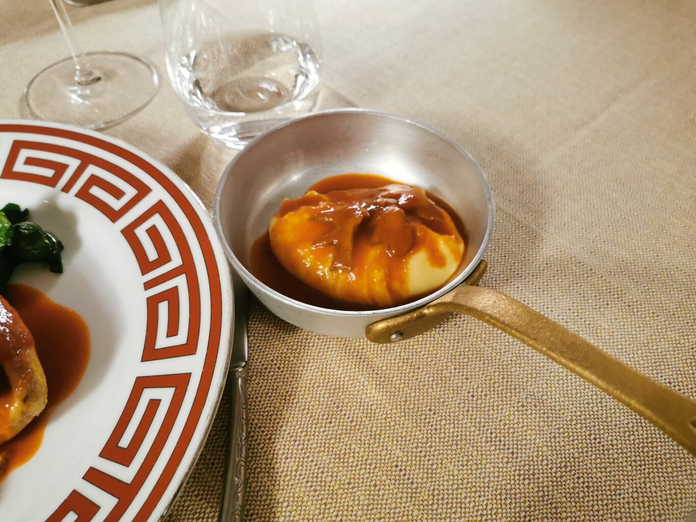 cresta di gallo e schiacciata di patate