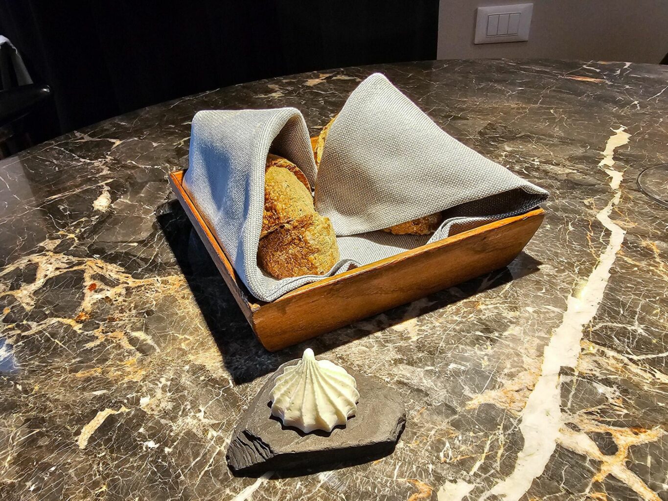 Il servizio del pane.