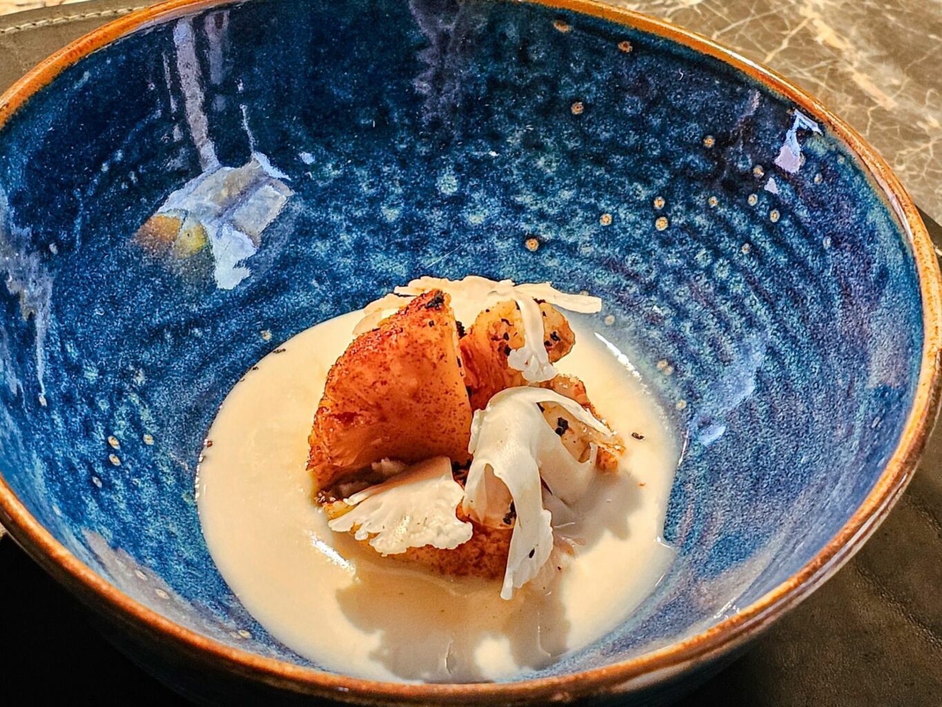 Cavolfiore, nocciole, paprica del ristorante Wisteria.