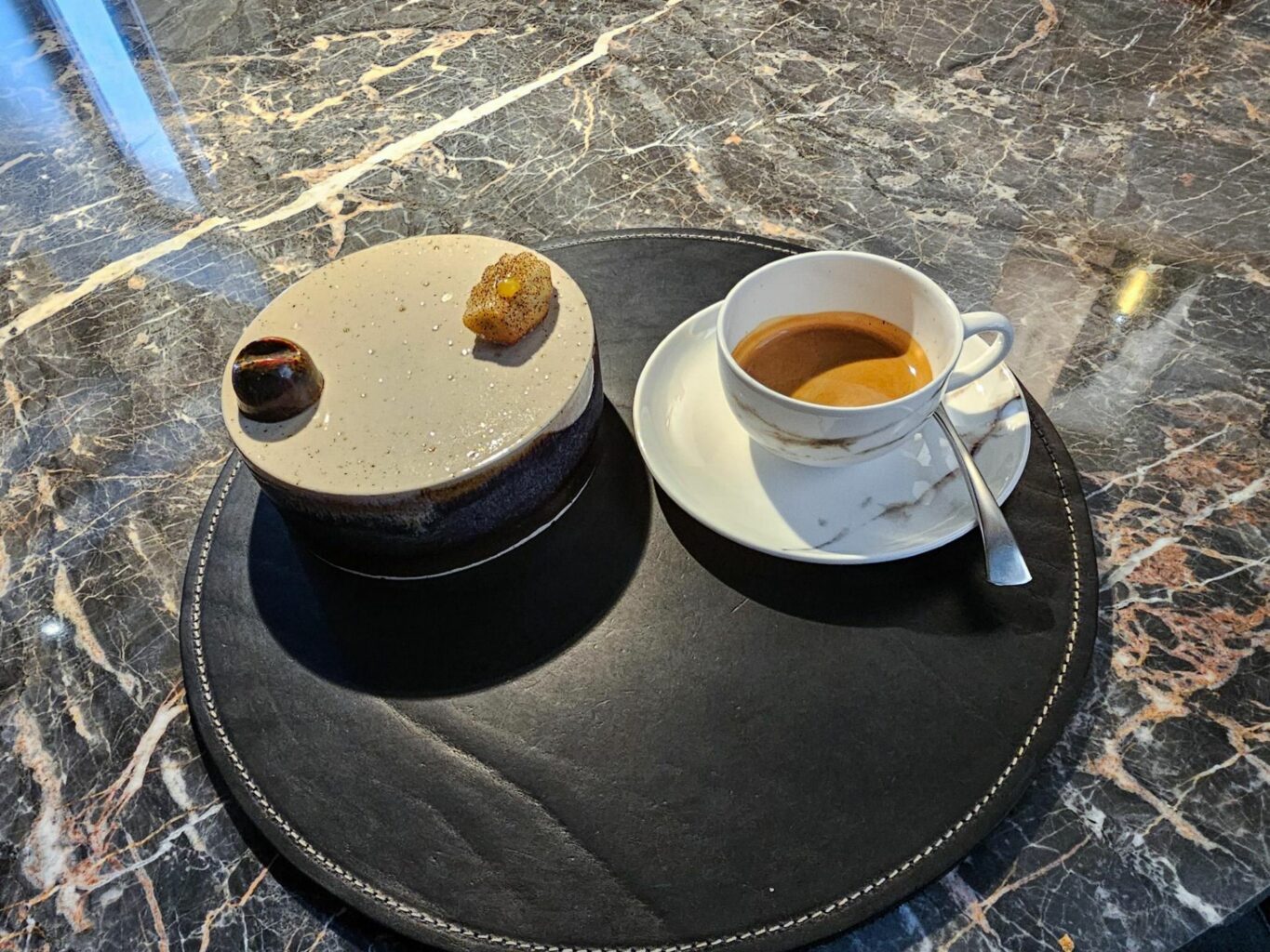 Caffè e petits fours