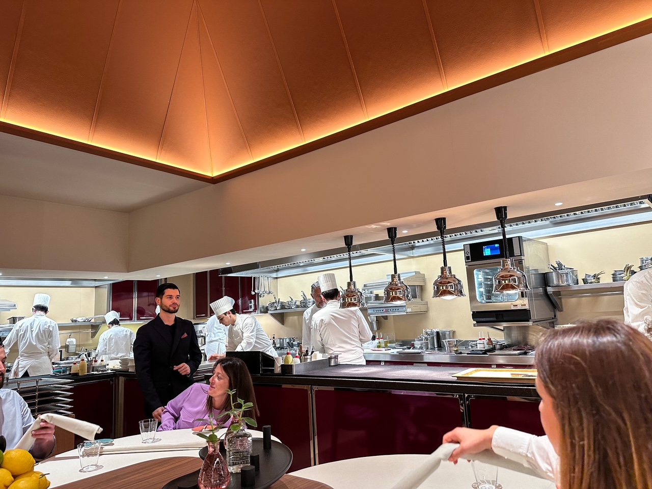 La cucina vista dallo Chef's Table ai 12 apostoli