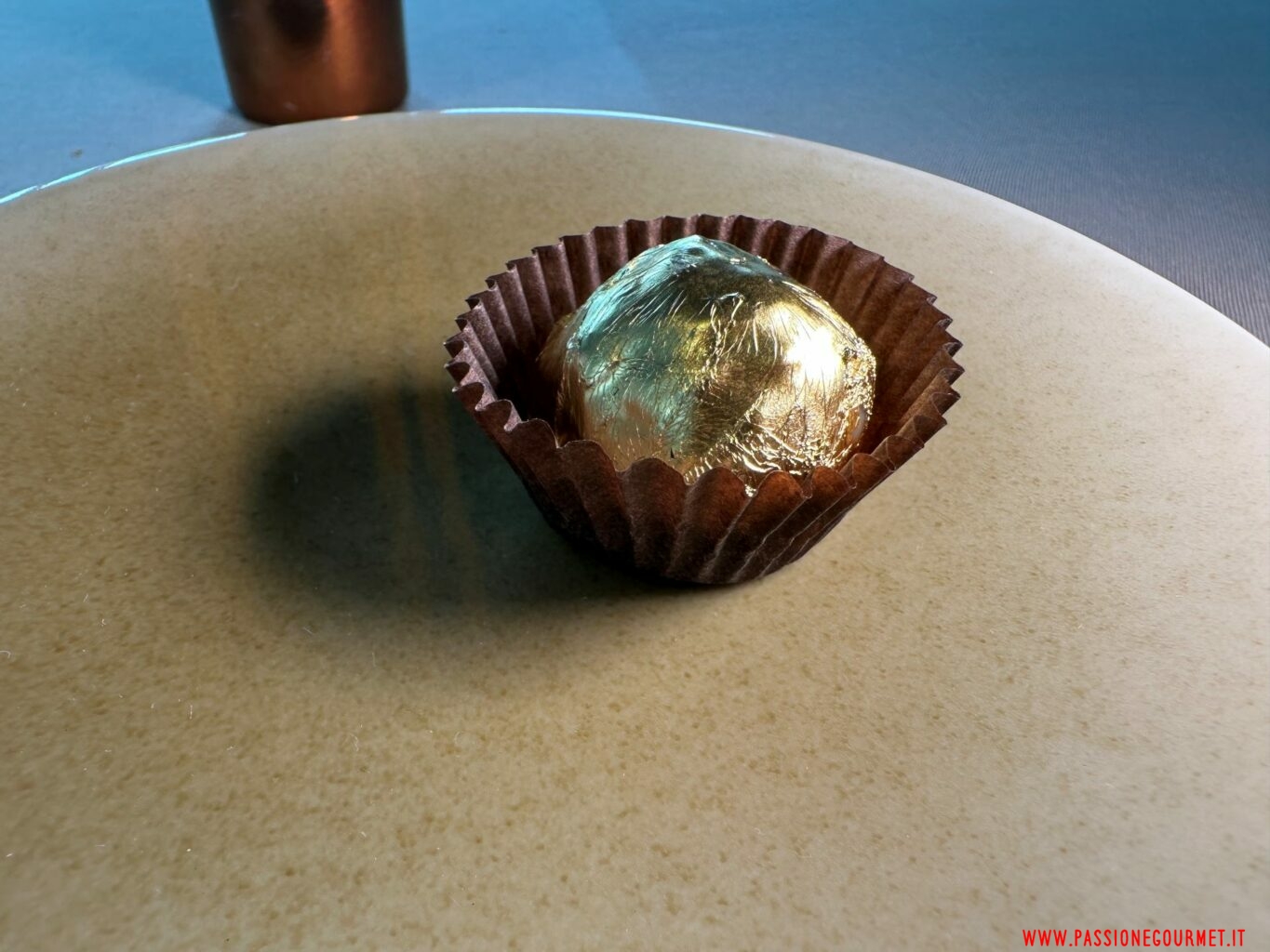 Rocher con tartare di fassona e foie gras.