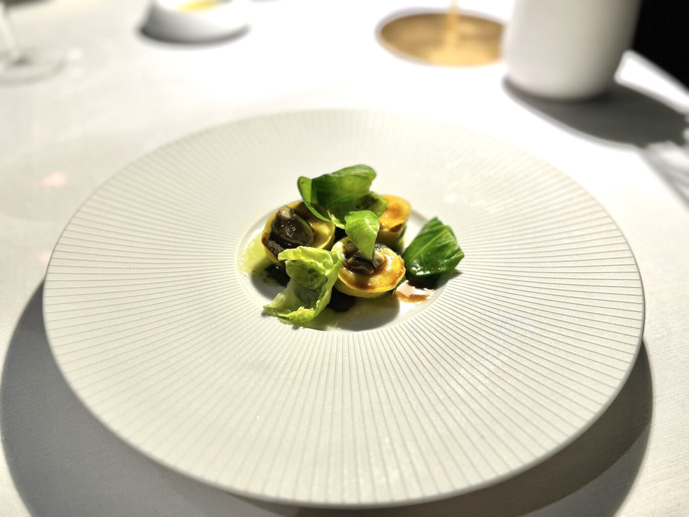 Bottoni, agnello, ostrica e cavolo cappuccio del ristorante magnolia