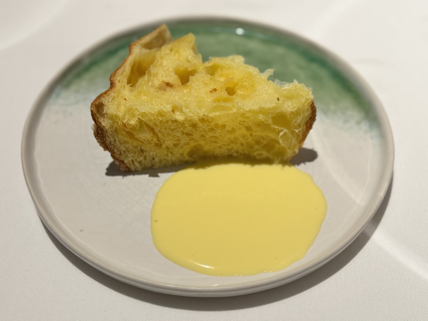 L’ottima colomba realizzata dallo chef, accompagnata da un goloso zabaione del ristorante Abocar Due Cucine