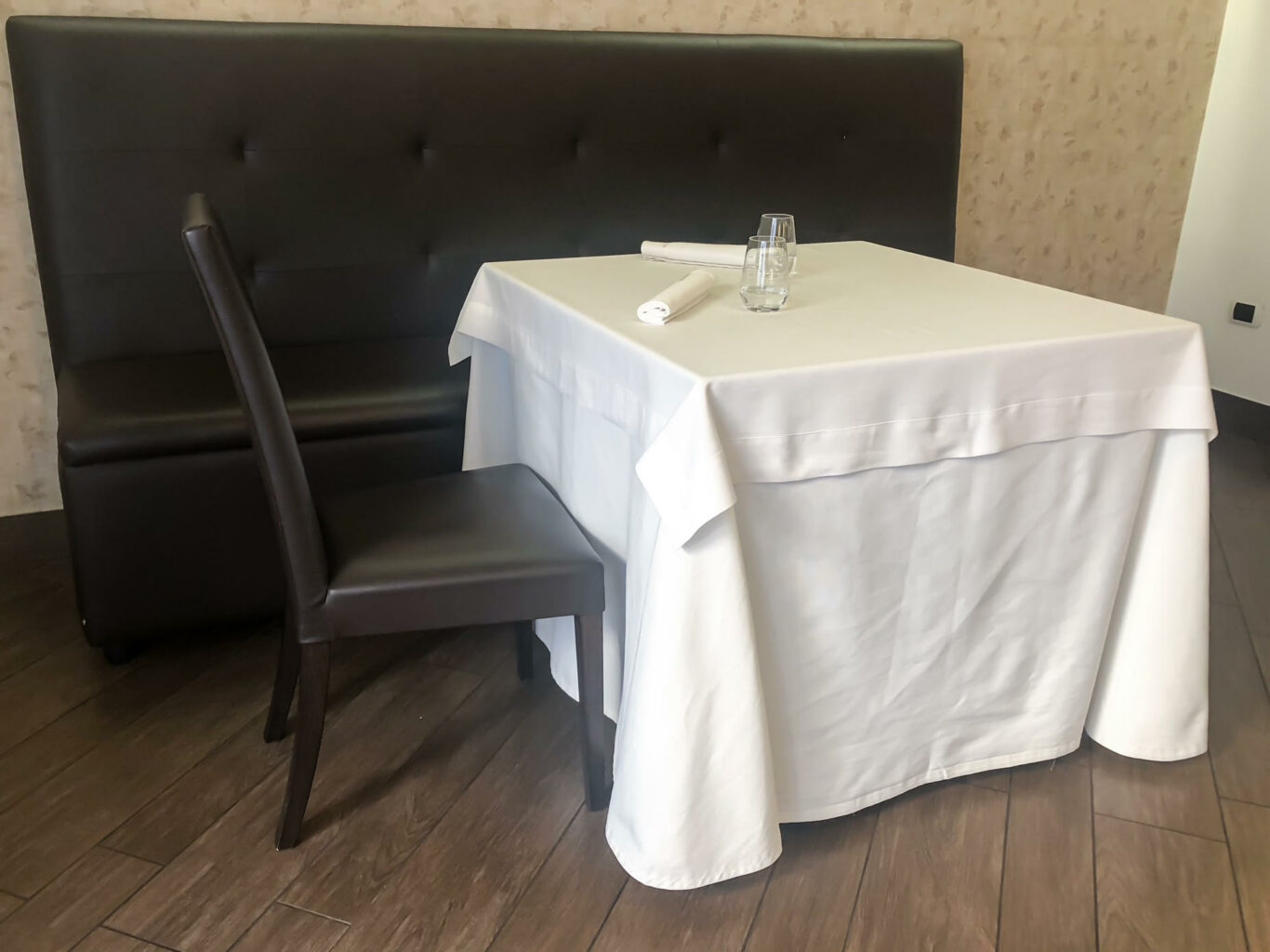gli interni del ristorante Piazzetta Milù