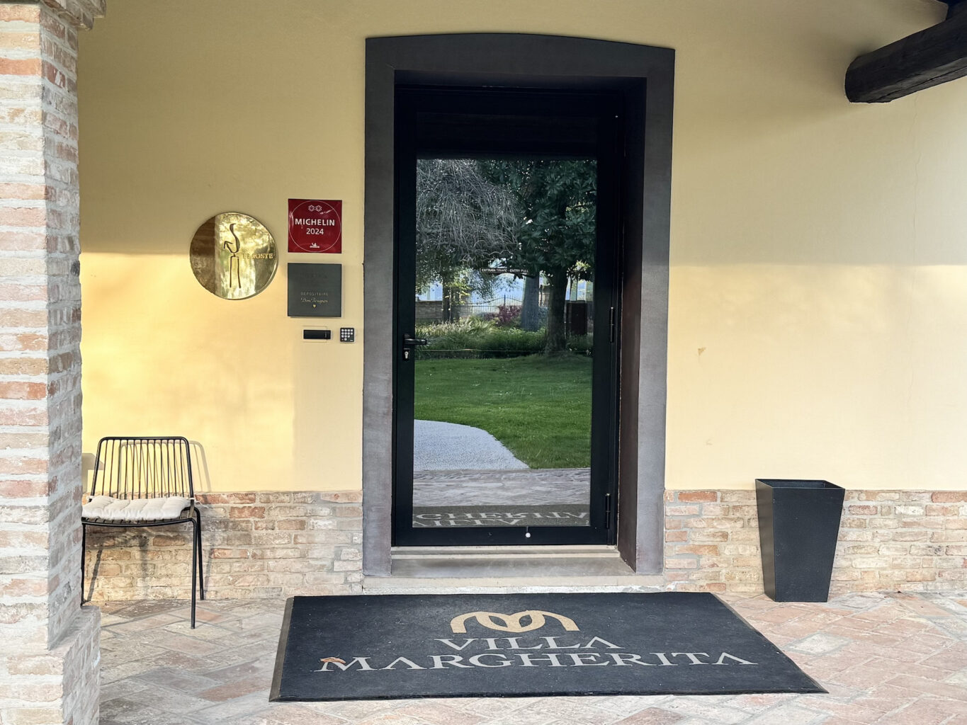 L’ingresso del ristorante Magnolia, al piano terra.
