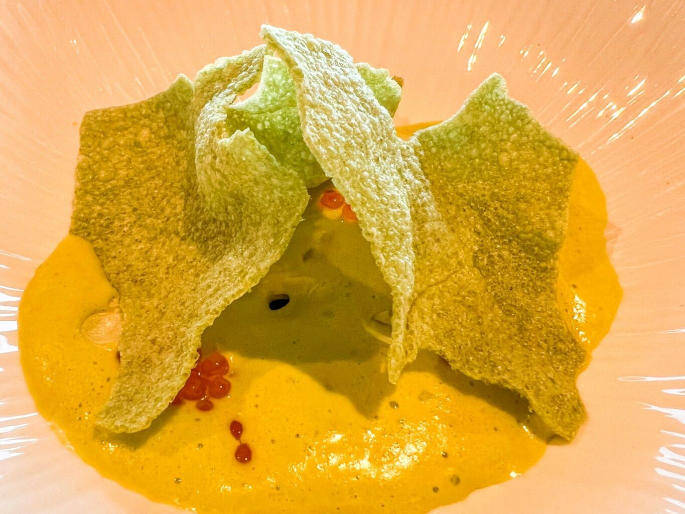 Calamaro alla plancia, bernese al porro e sugo d'arrosto.