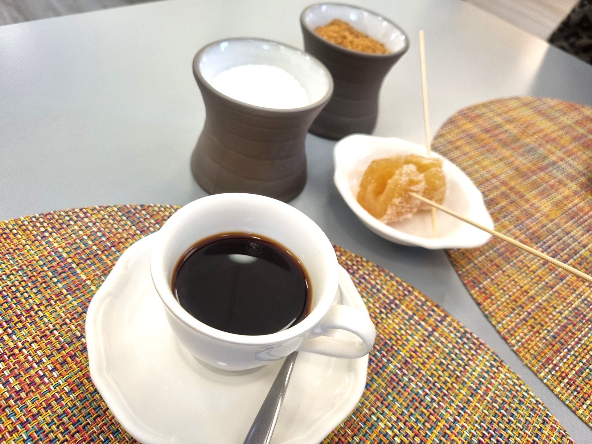 Saluti finali con caffè da moka napoletana.