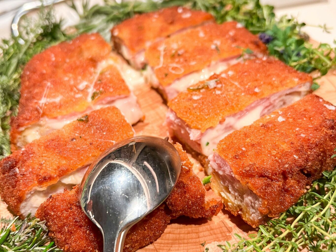 "Viaggio a Parigi": il Cordon Bleu XL con contorni di stagione.