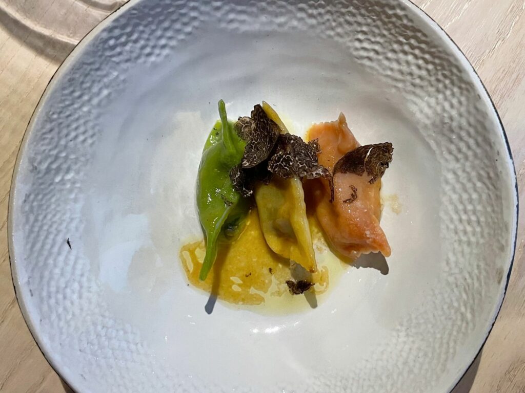 Caramelle amare al tartufo nero – Inverno 2024 del ristorante Le Calandre.