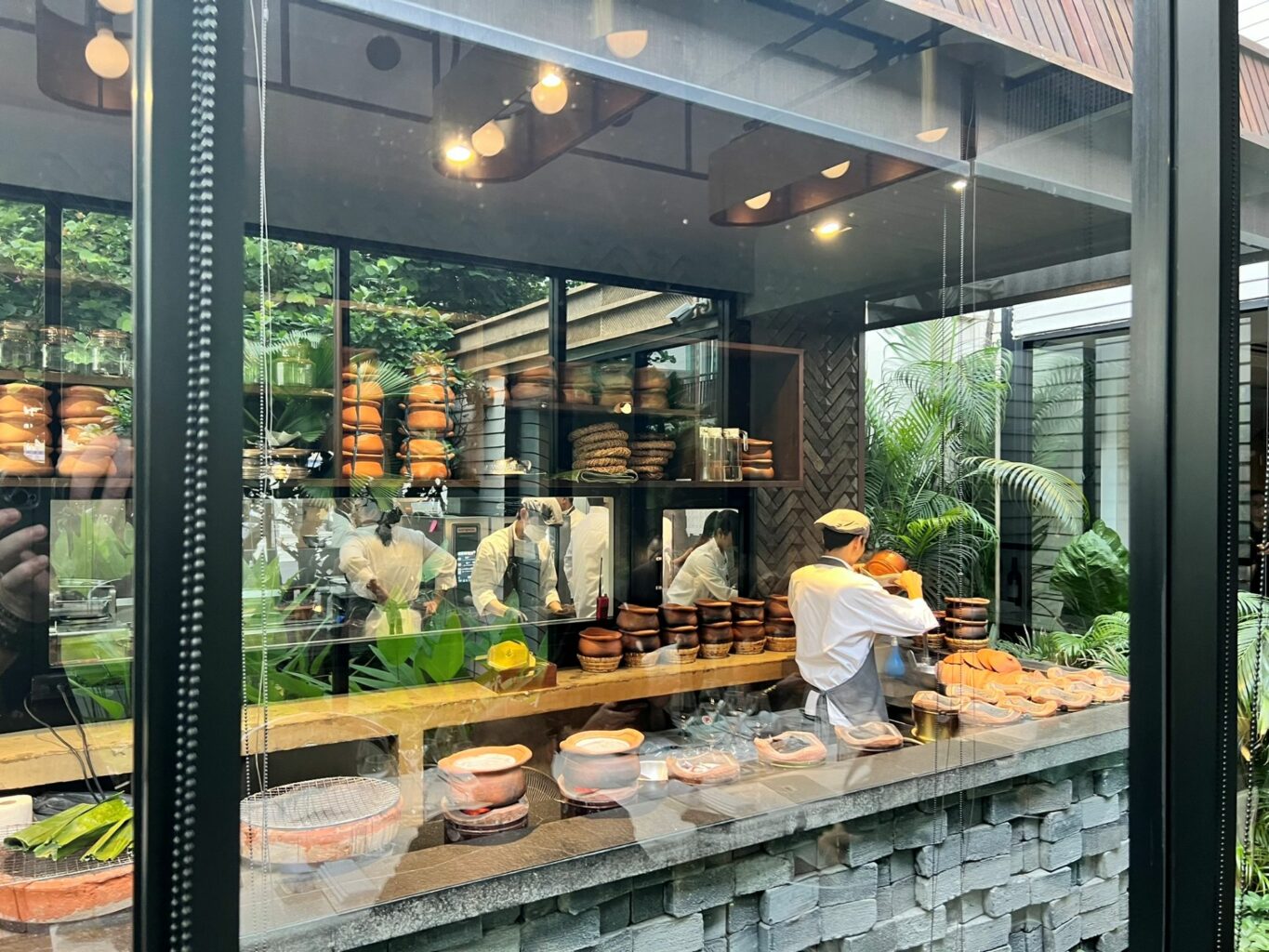 Uno scorcio della cucina di Sorn.