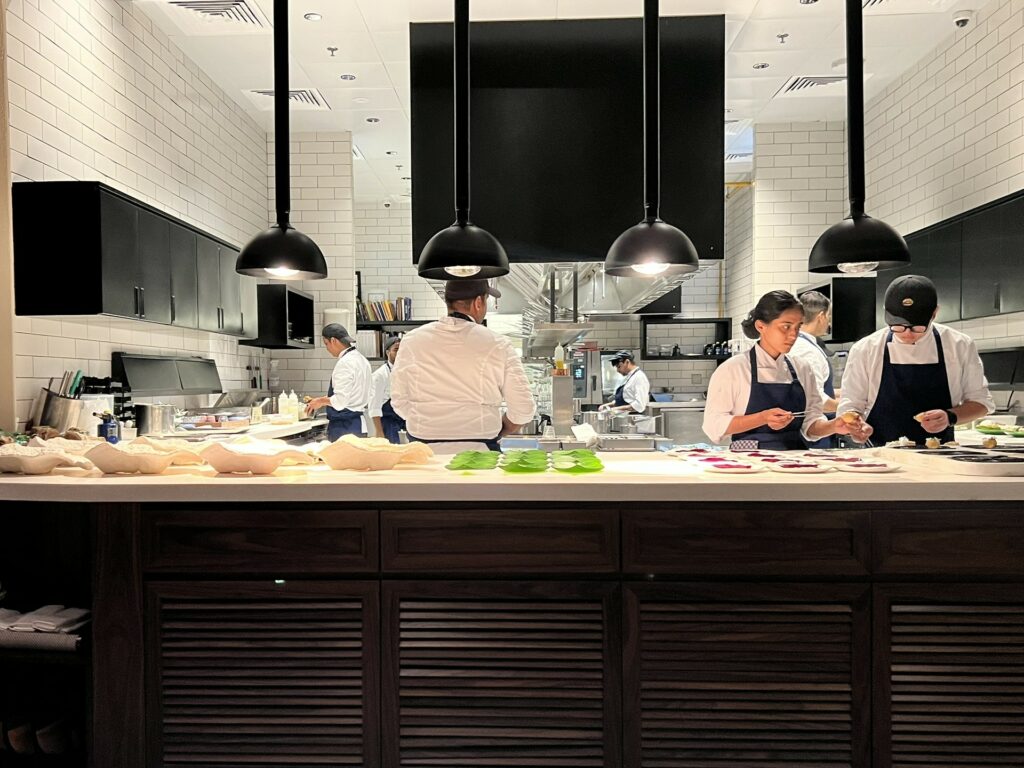 La cucina a vista del Trésind Studio.