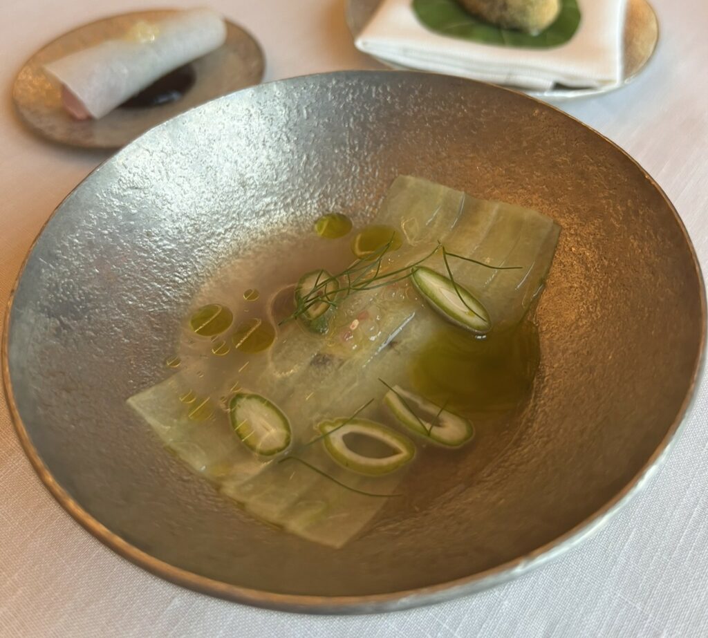 Seppia e mandorle fresche.