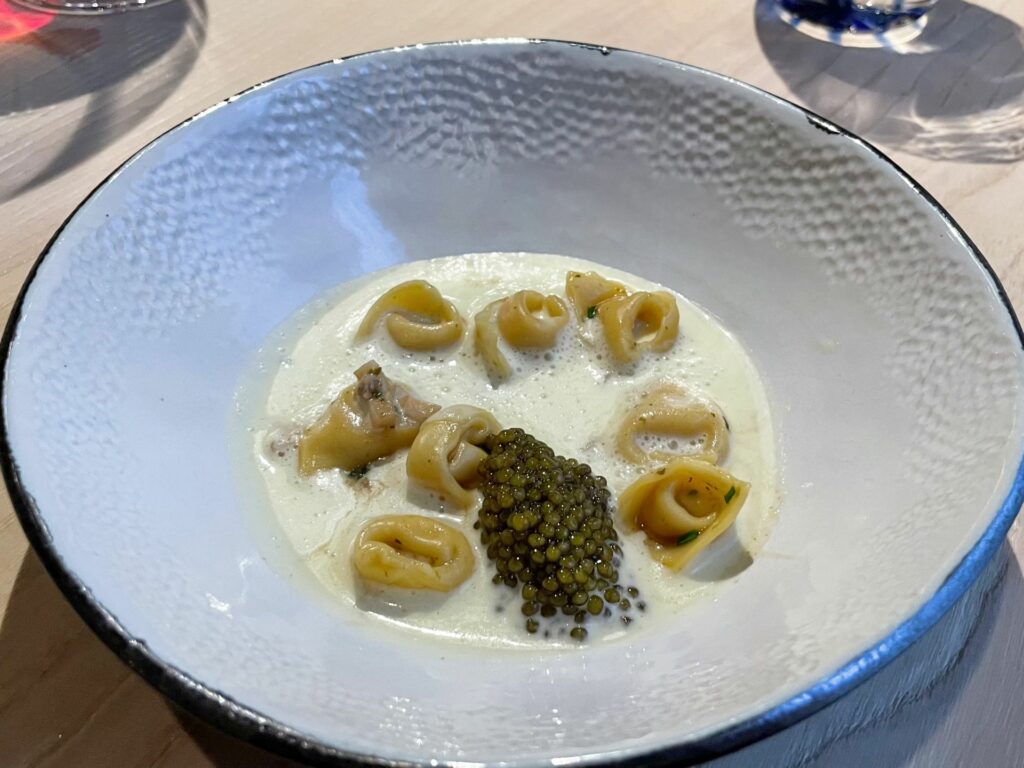 Tortellini alla panna di mare con caviale asetra oro – Inverno 2024.