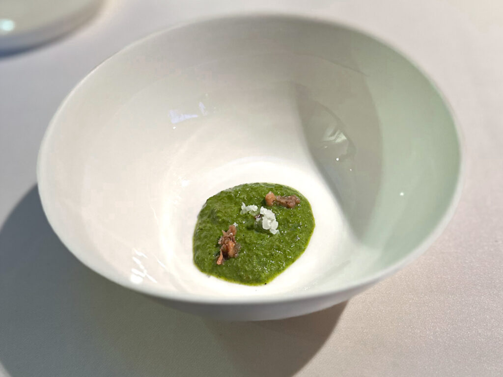 ...in un pesto di erbe.
