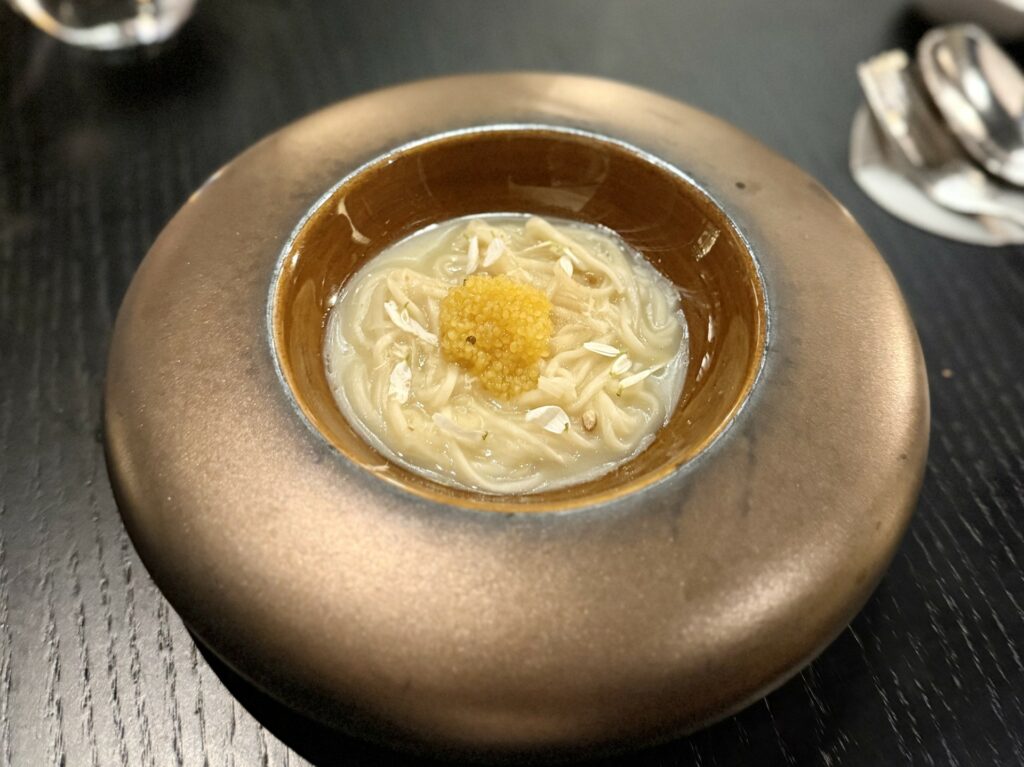 Pasta in bianco alle 5 radici e caviale.