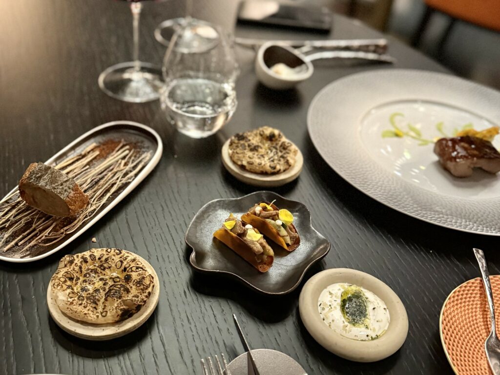 I side dell'agnello con una gustosissima salsa allo yogurt.