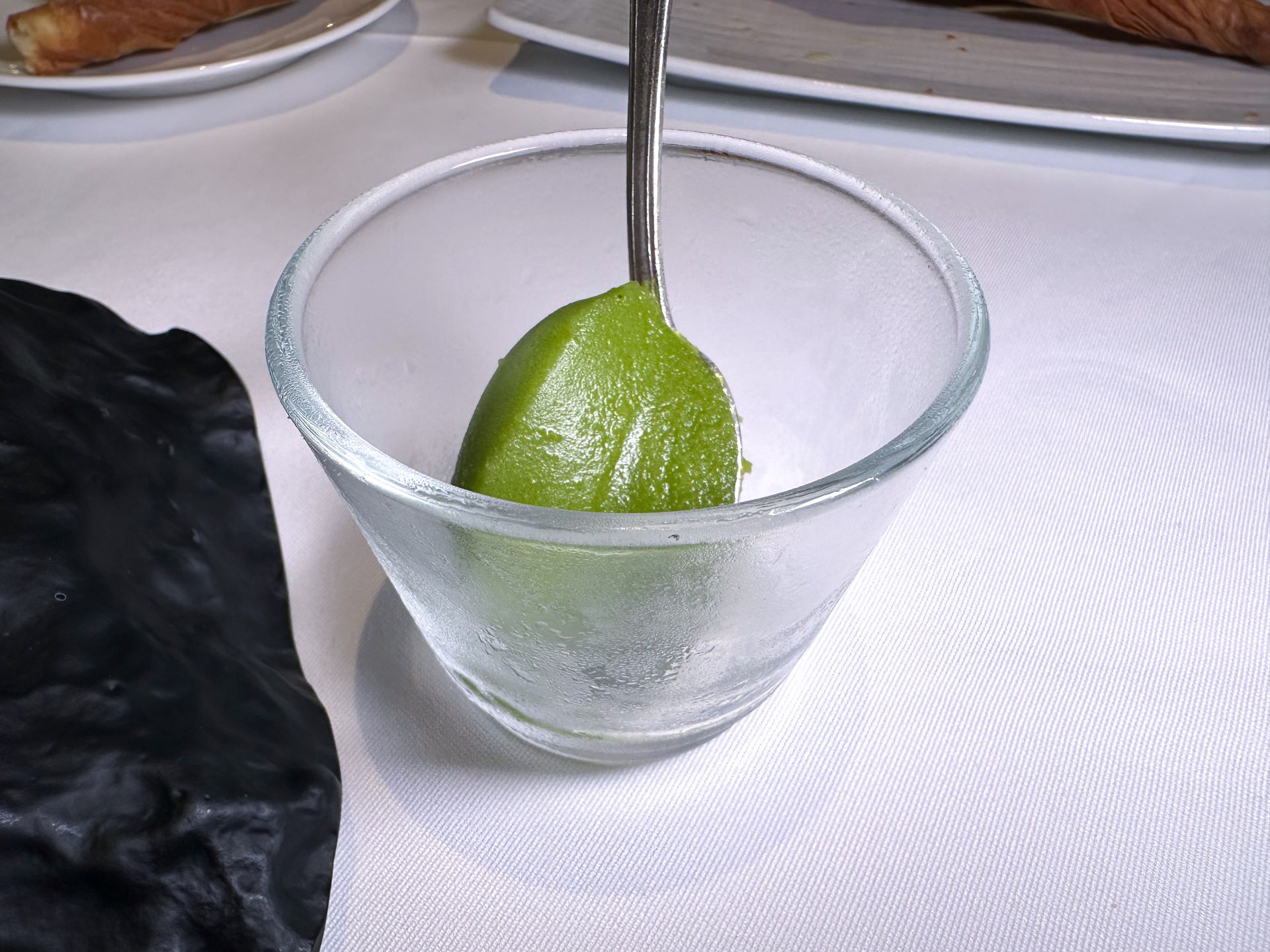 ...con sorbetto al basilico.