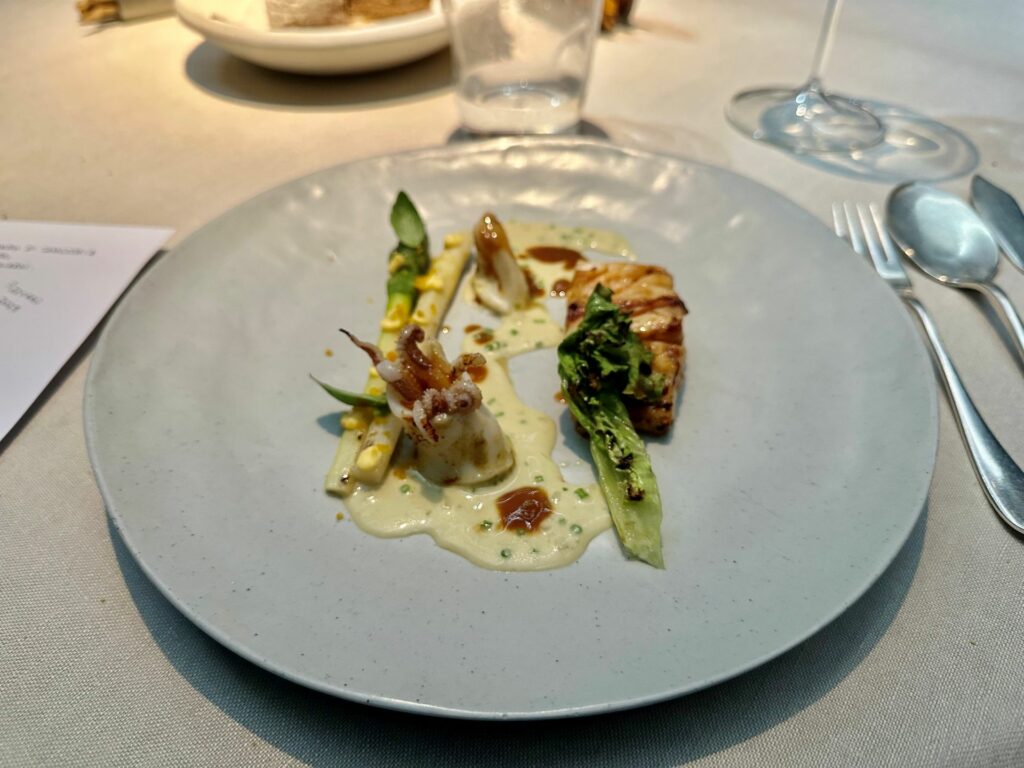 Branzino, asparagi, salsa di uova e aceto, bottarga di muggine.