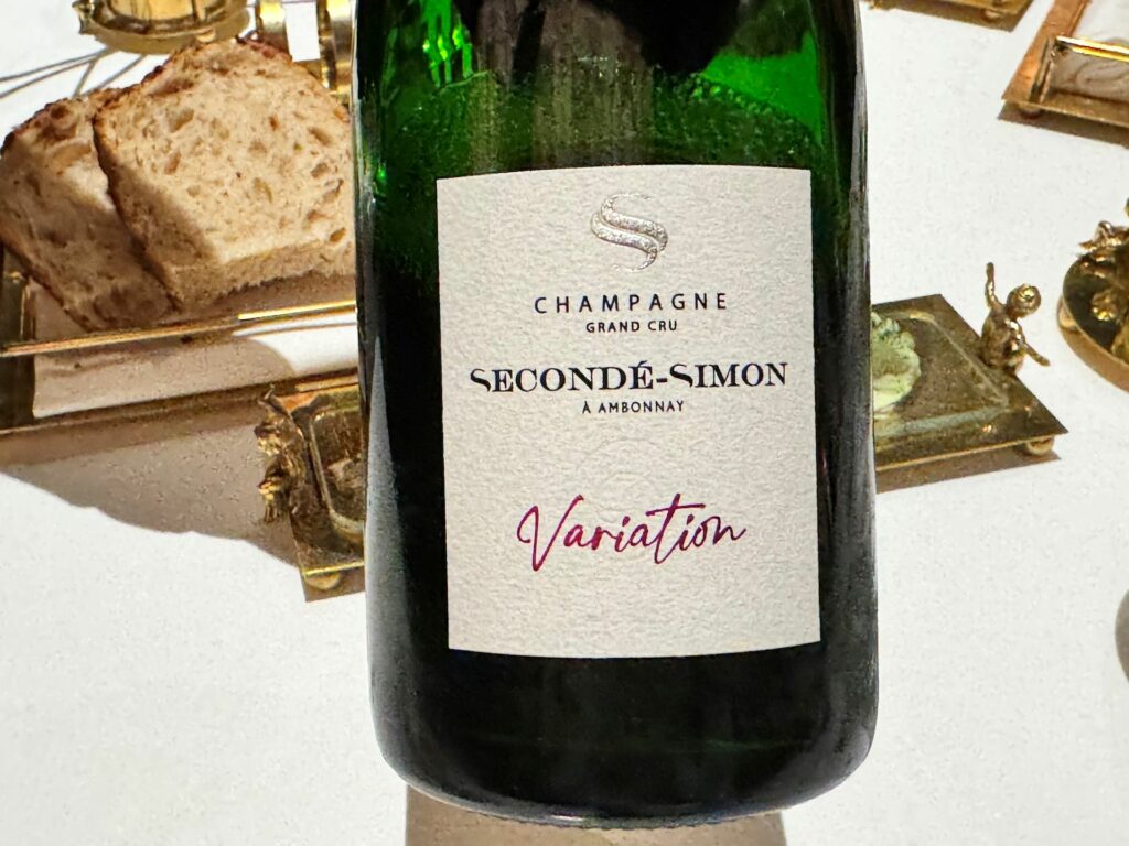 In accompagnamento ai piatti, uno champagne Grand Cru rosé da Ambonnay