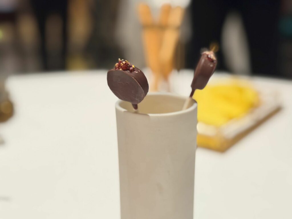 Fegatini di pollo, cioccolato e lampone.