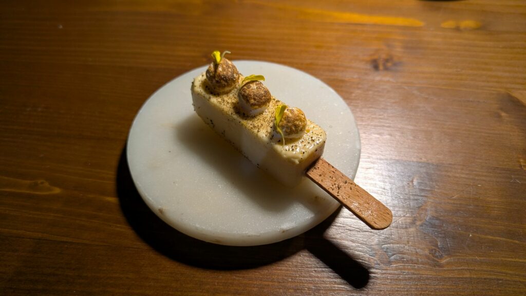 Predessert di contatto: Albicocca e liquirizia.