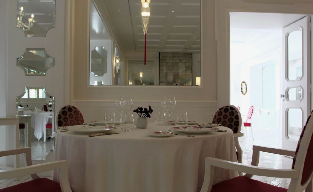 Uno scorcio della sala del Ristorante Don Alfonso.