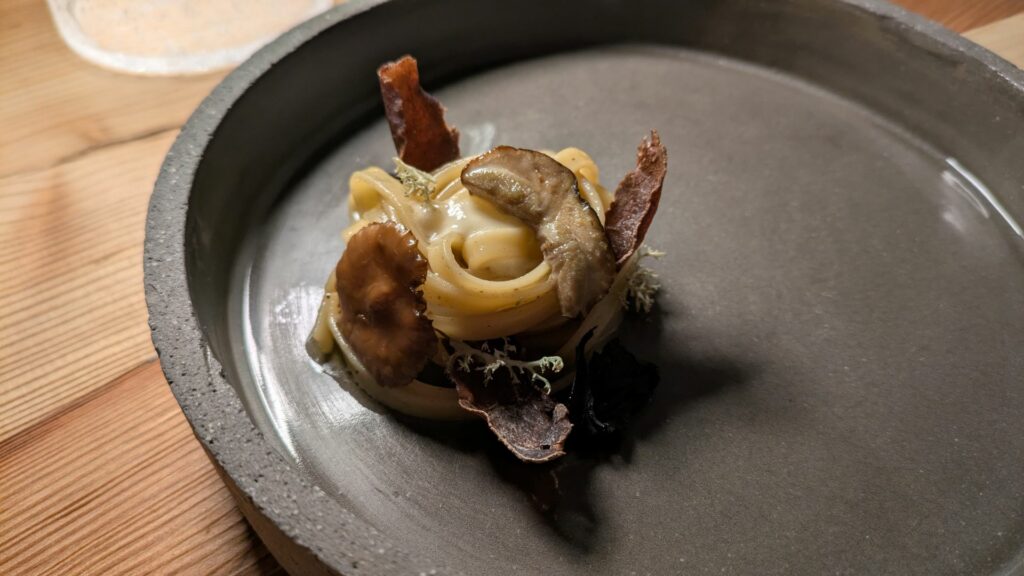 Tagliatella ai profumi di montagna del ristorante El Molin.