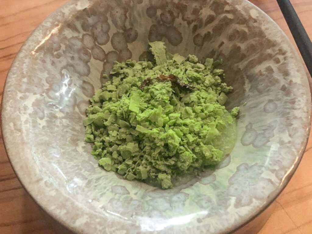 Ostrica, jalapeno, mela verde e galangal.