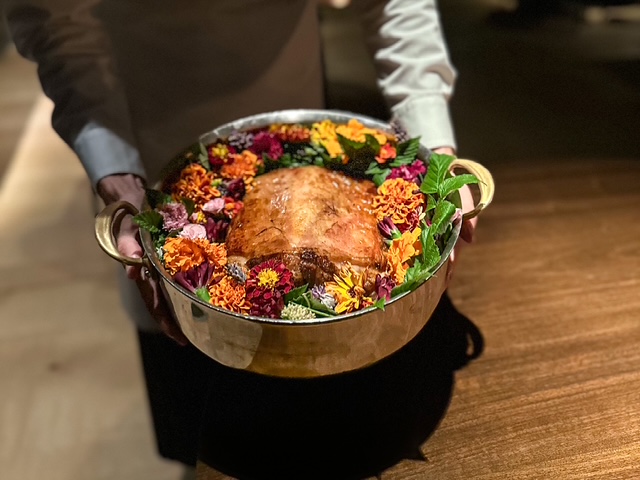 Agnello di montagna del ristorante Maaemo