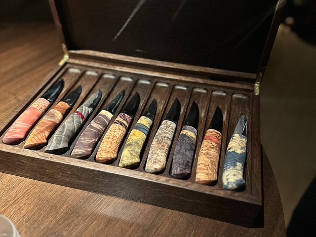 La scelta del coltello al ristorante Maaemo