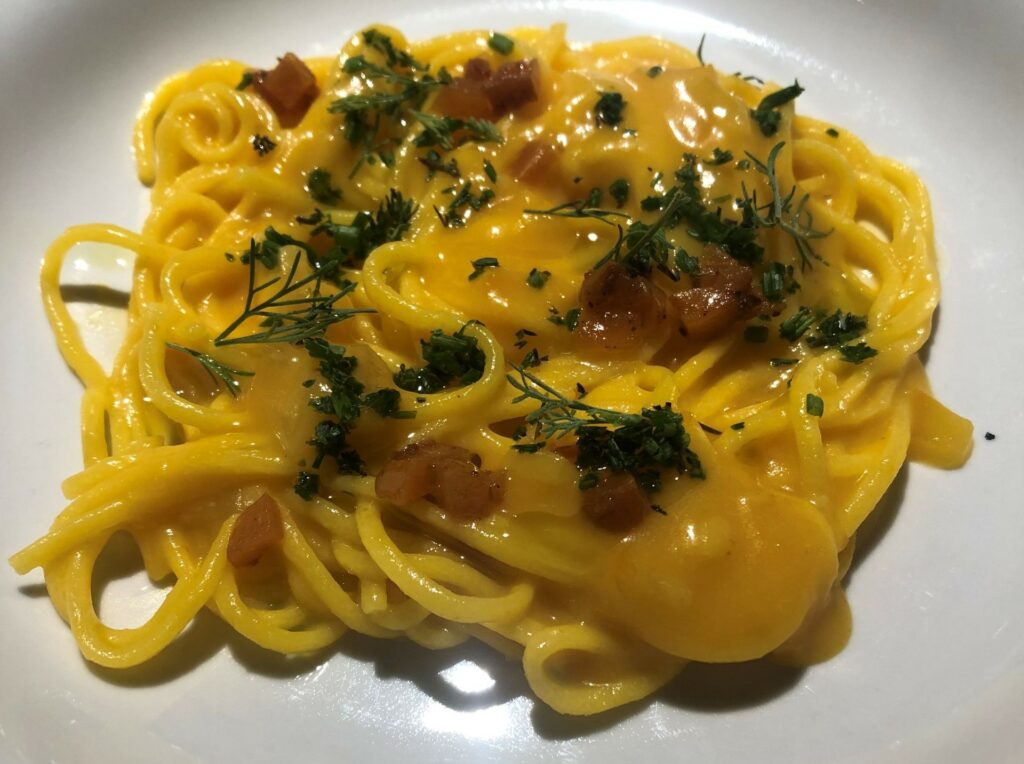 Tagliolino, albicocca, arancia amara, artemisia