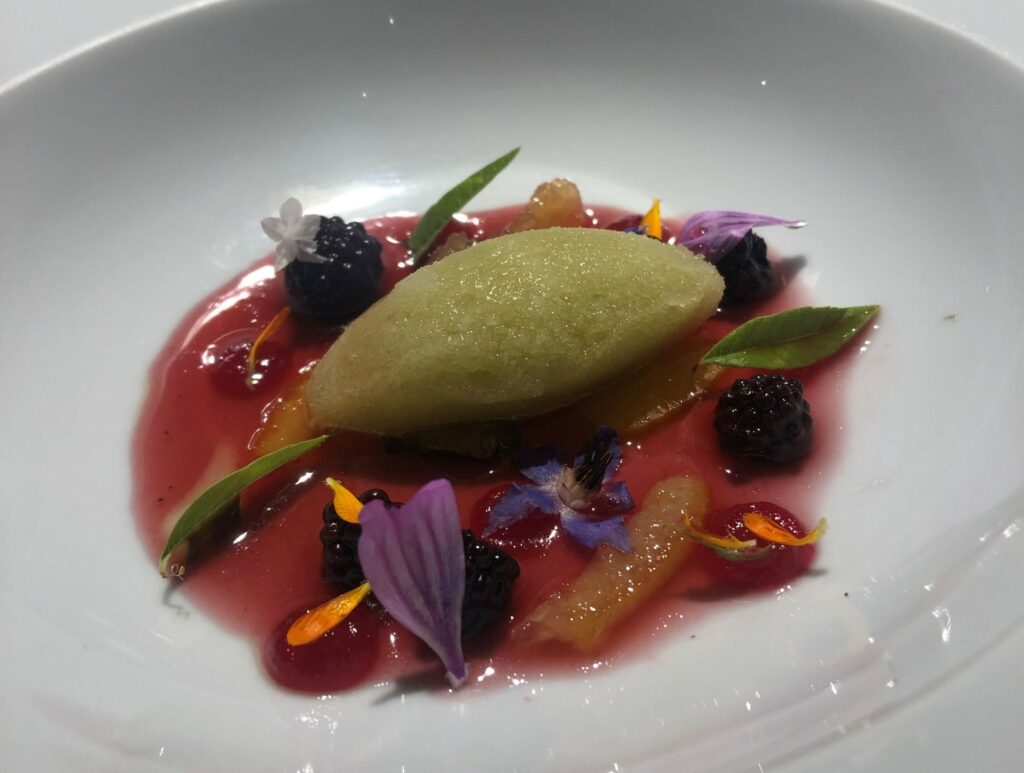 Cetriolo, agrumi e aceto.
