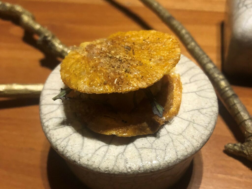 Particolare delle squisite sfoglie di ananas.