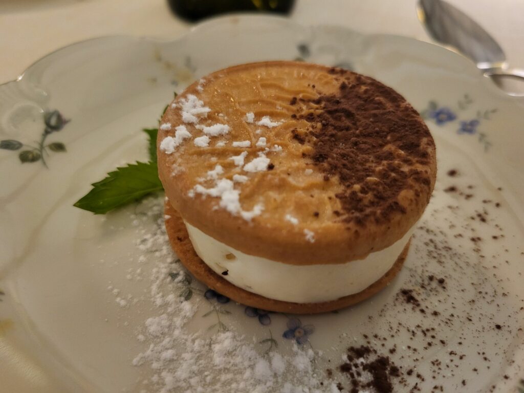 Biscotto gelato genovese