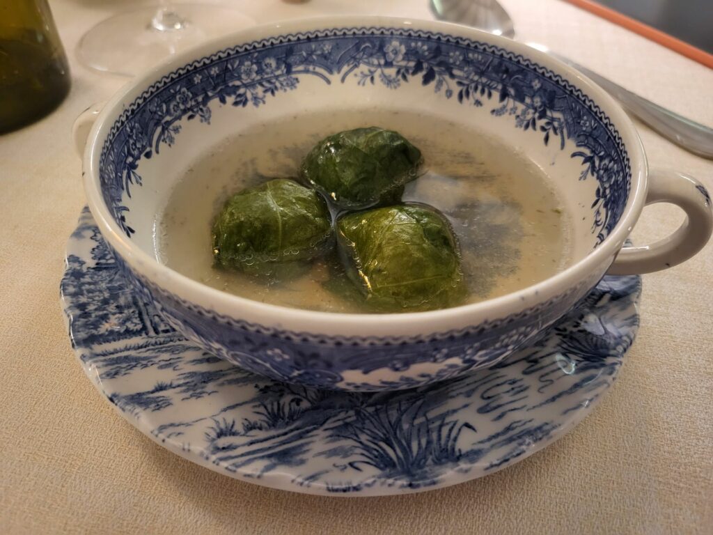 Lattughe ripiene in brodo della Trattoria La Brinca