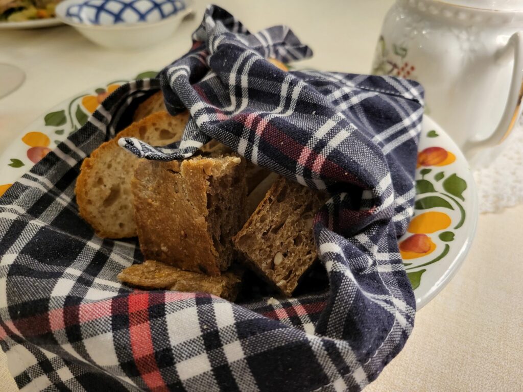 Cestino del pane servito alla Trattoria La Brinca