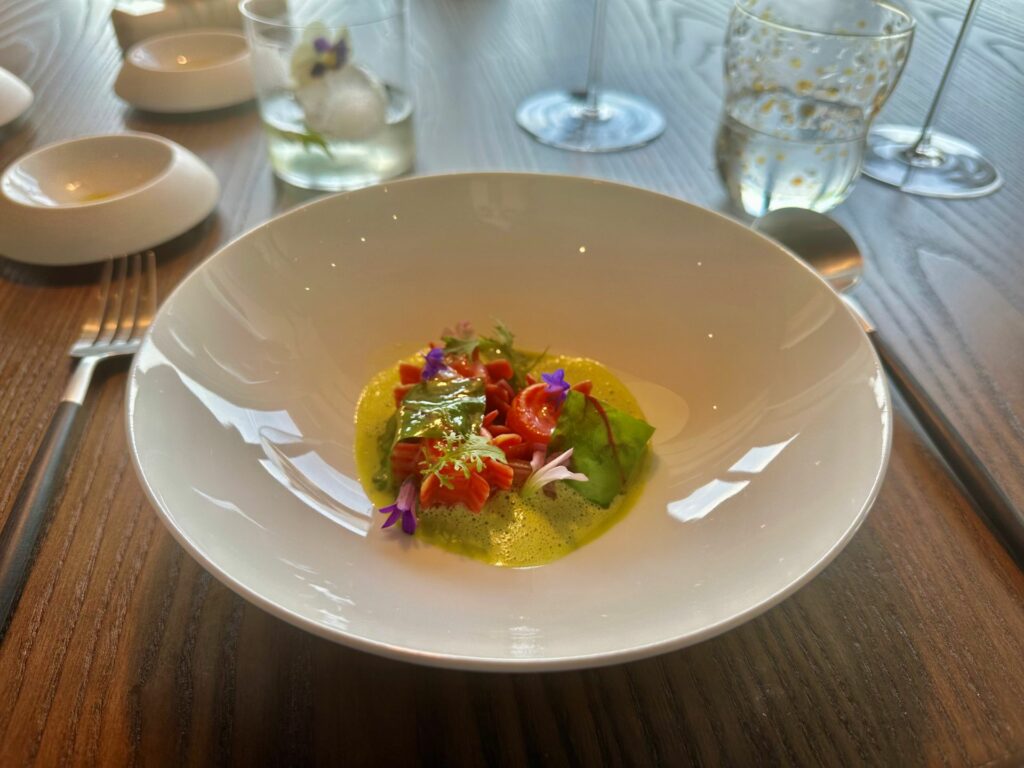 Ravioli di plaisentif, infusione di crescione e foglie di cannella.