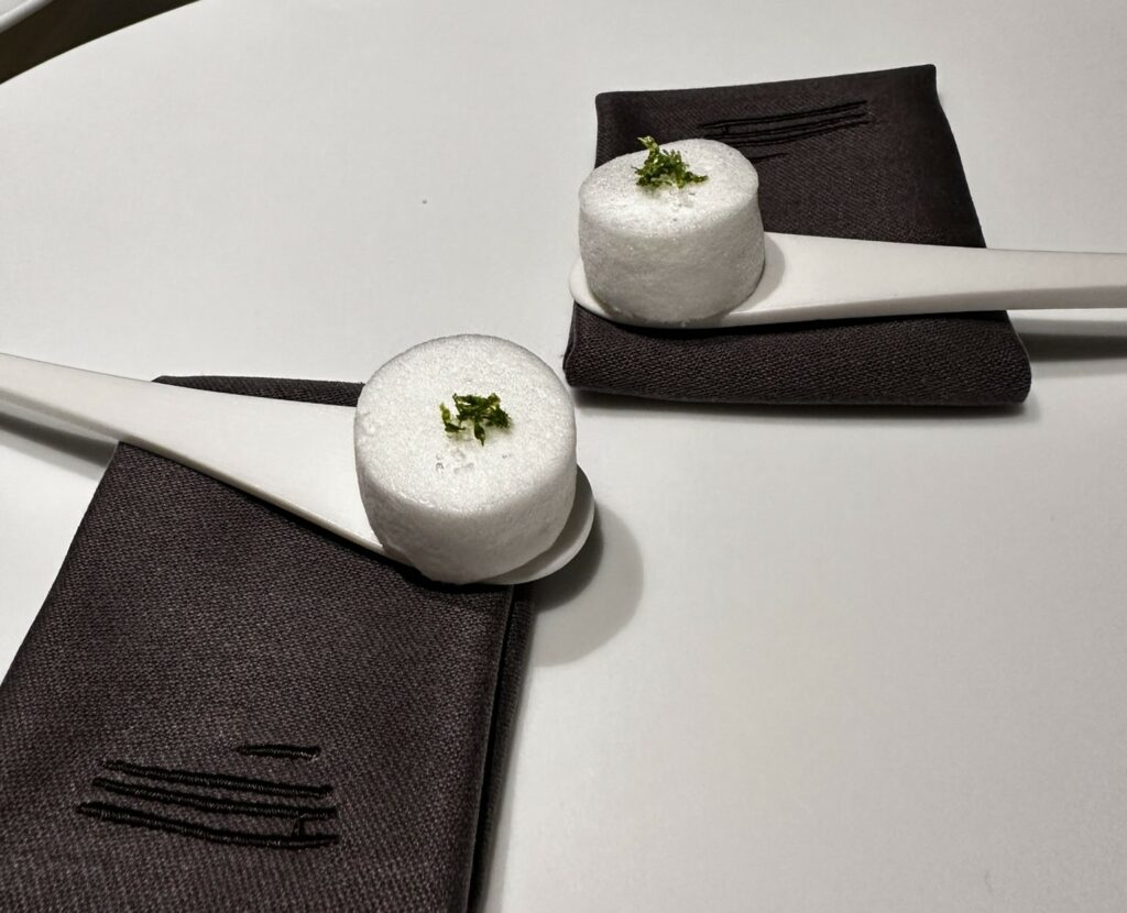 Nuvola di mescalite congelata del ristorante Enigma.