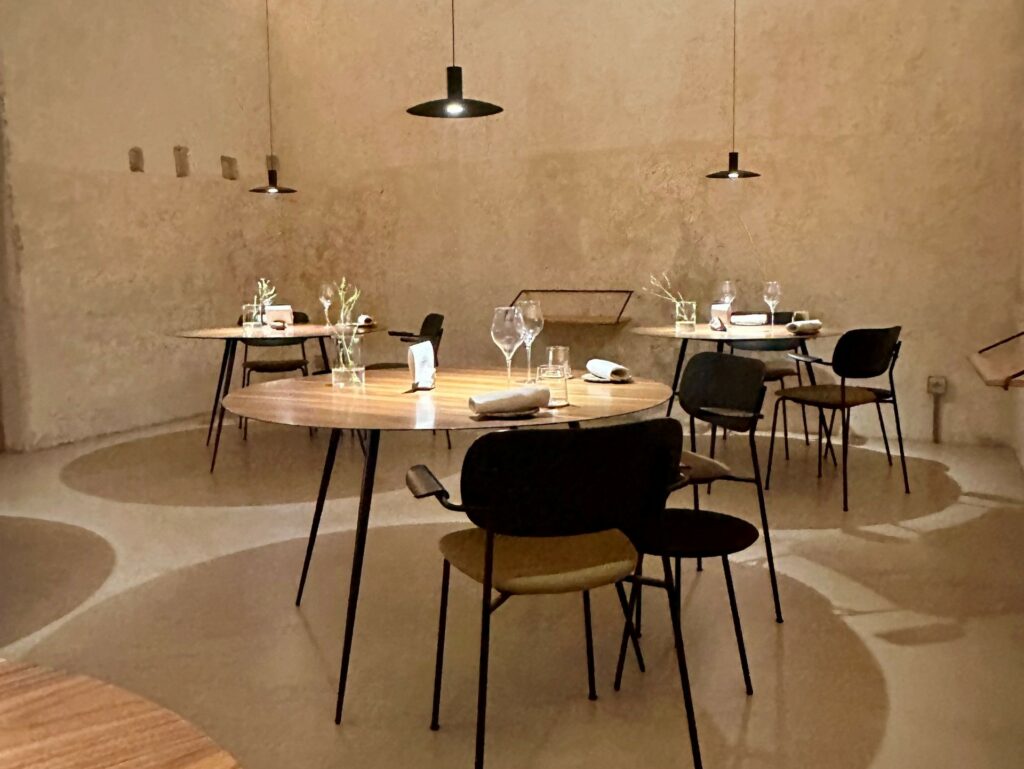 La sala di Contrada Bricconi