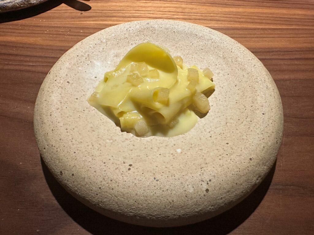 Pappardelle all’elicriso, il piatto migliore di Contrada Bricconi.