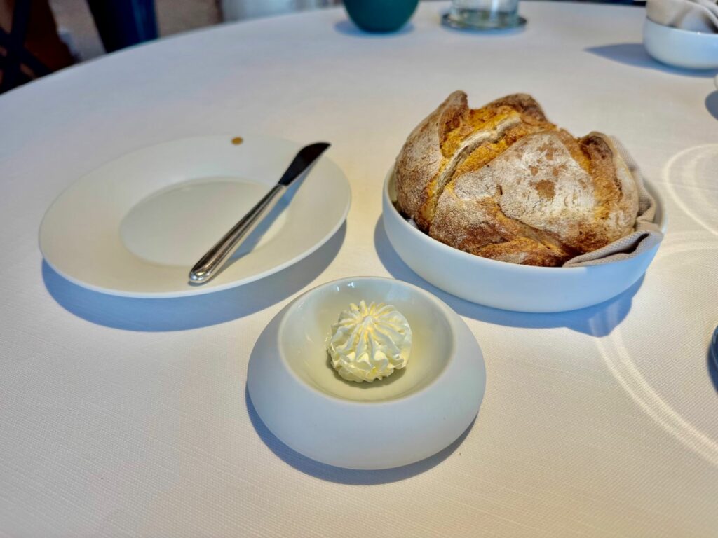 Il servizio del pane e del burro.