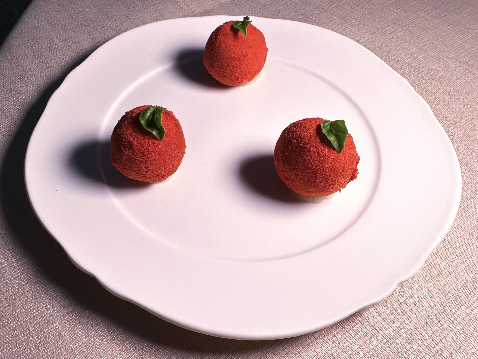 Sfera di pomodoro all'eoliana di Dario Pandolfo